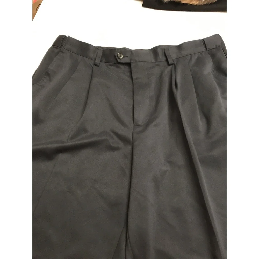 Izod Golf Mens 38 adjustable waist navy shorts‎